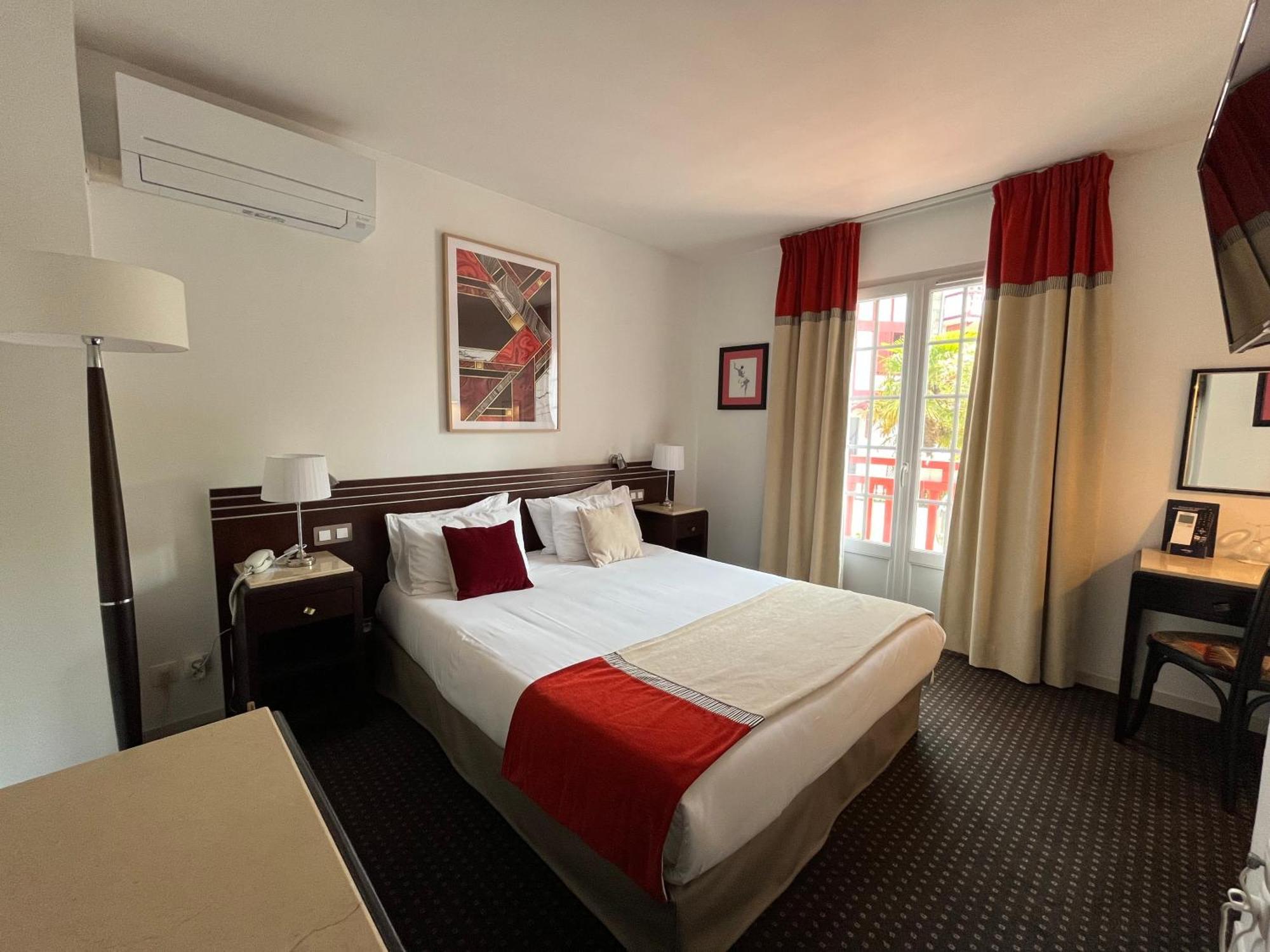 Hotel Ursula Cambo-les-Bains Exterior photo